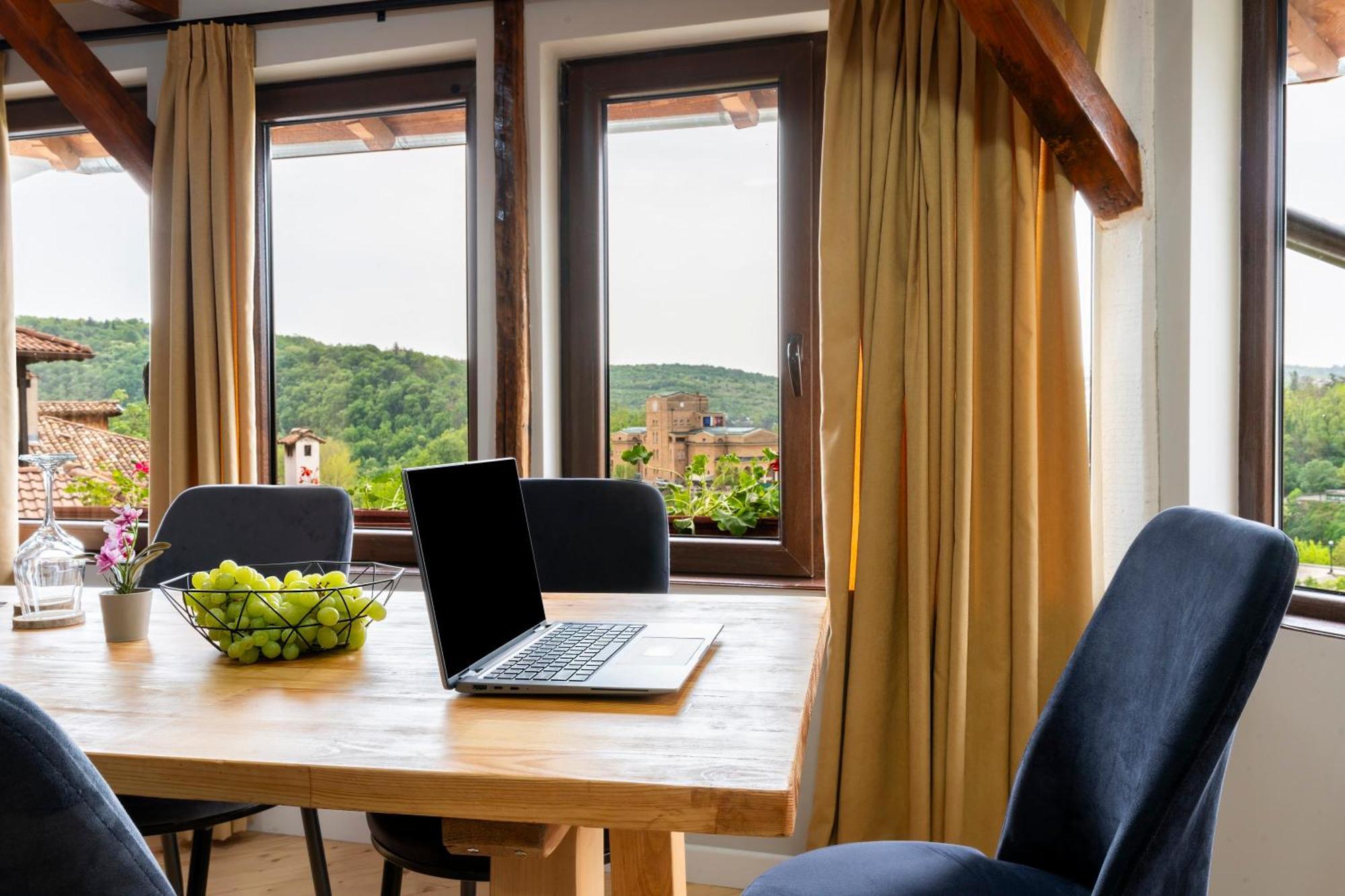 Bobevata Guest House - Floor 2 - Stunning View Old Town เวลีคอเทอร์โนโว ภายนอก รูปภาพ