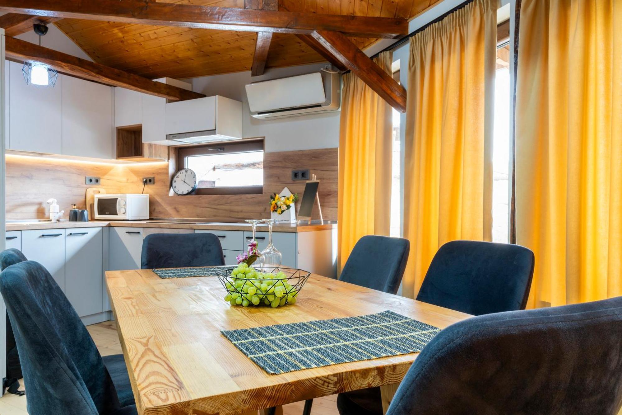 Bobevata Guest House - Floor 2 - Stunning View Old Town เวลีคอเทอร์โนโว ภายนอก รูปภาพ